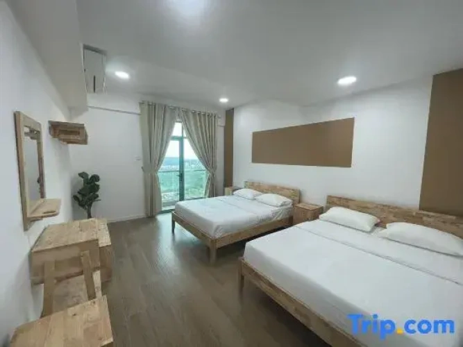 3 Bedrooms Sextuple Suite