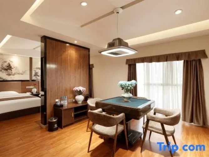 Standard Quadruple Suite