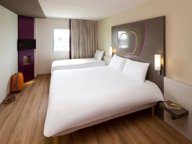 Standard Quadruple Suite
