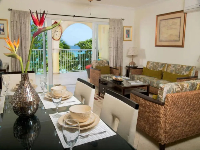Sunny Vacation Villa 36
