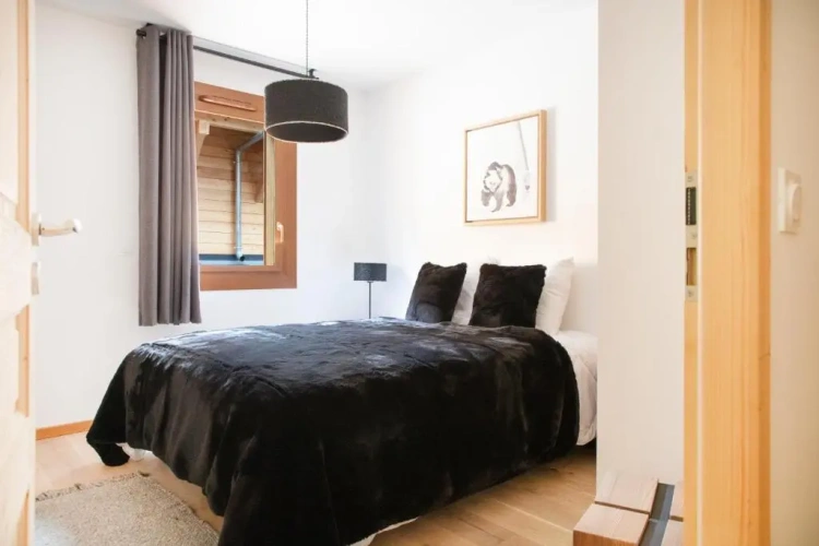 3 Bedrooms Apartment