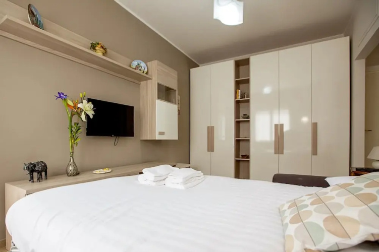 Lorenteggio Studio Apt
