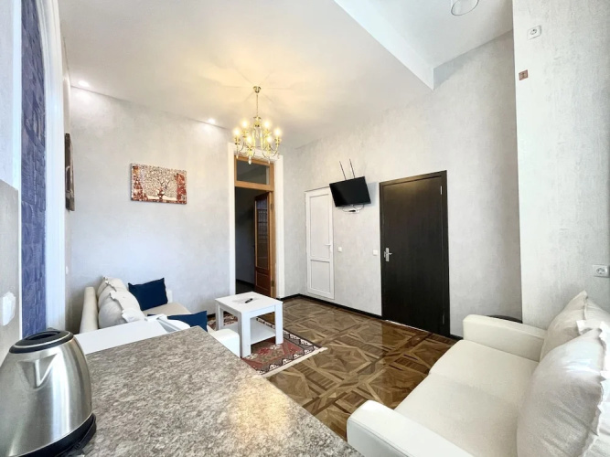 Grayhouse Elia Apartment