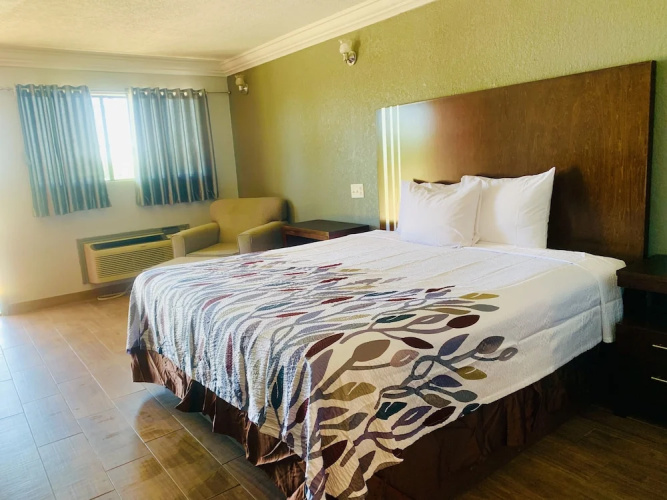 OYO Hotel Crowley LA I-10