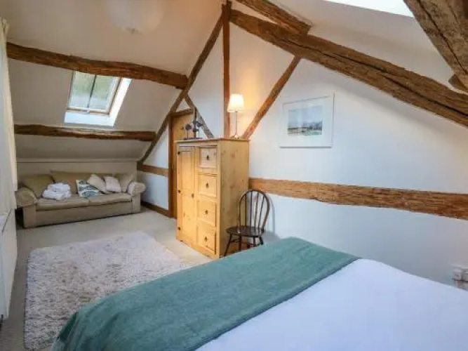 Hendre Bach Barn