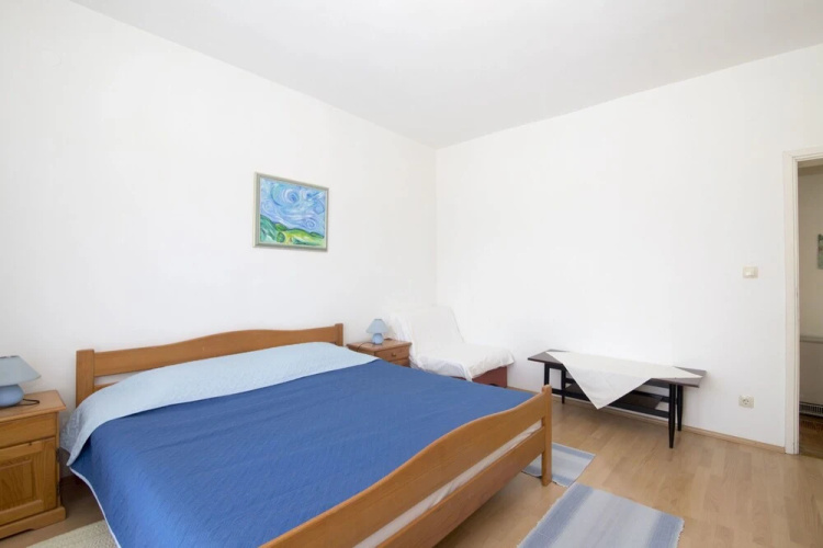 Apartments Jakov
