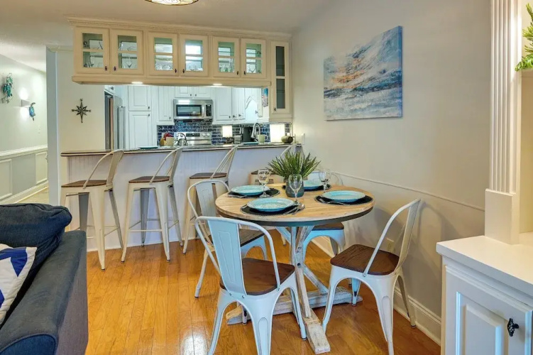 Ocean Access & Balcony: Surfside Beach Condo