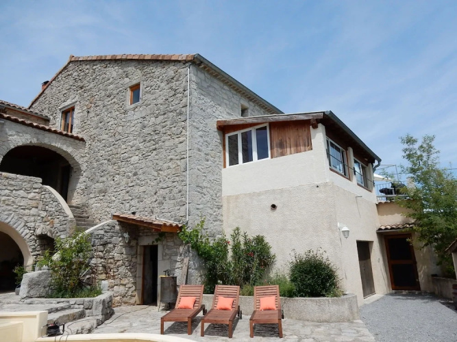 Vintage Holiday Home in Lanas With Swimming Pool