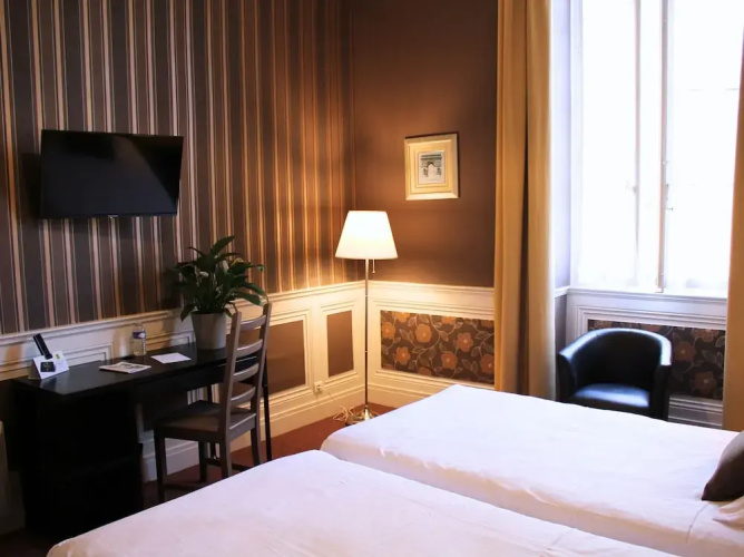 Grand Hôtel de Bourbon-Lancy - Logis - Restaurant et Spa
