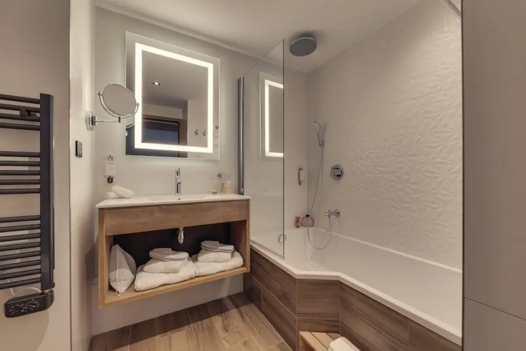 Comfort room