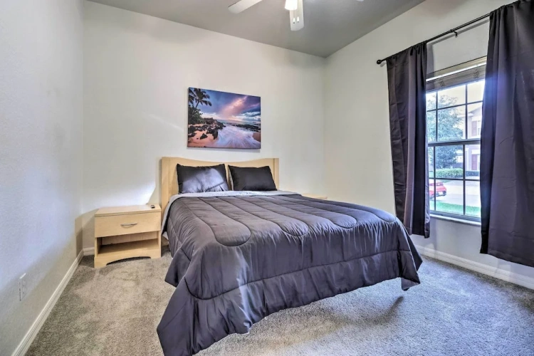 4 Bedrooms Apartment