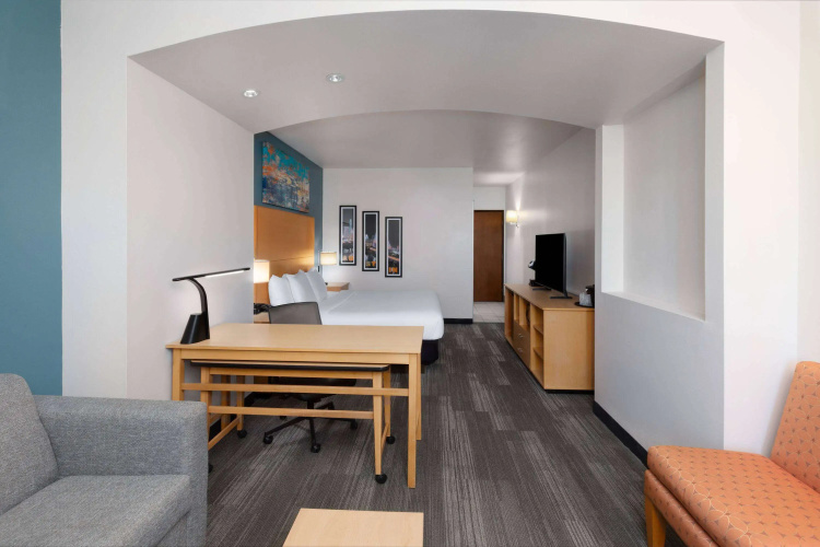 La Quinta Inn & Suites by Wyndham Austin NW/Lakeline Mall photo 6