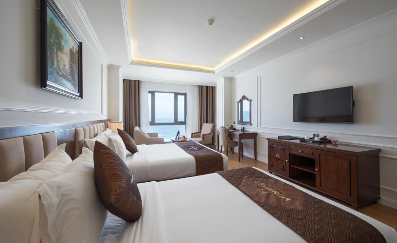 Monarque Hotel