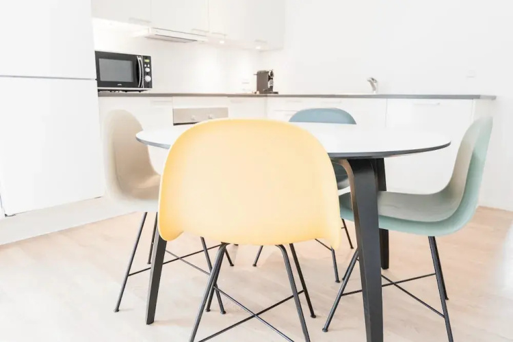 Spacious 1-bed w Private Terrace