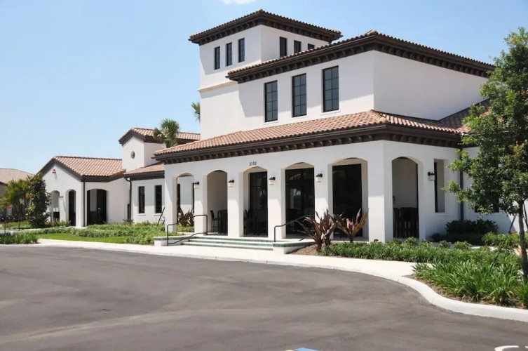 Windsor At Westside 15 - 9 Bed Villa
