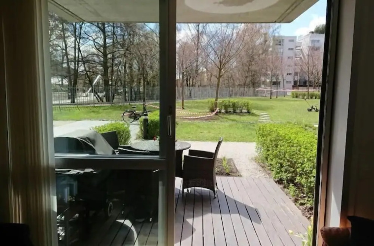 StayPlus Apt in Trendy Area Balcony