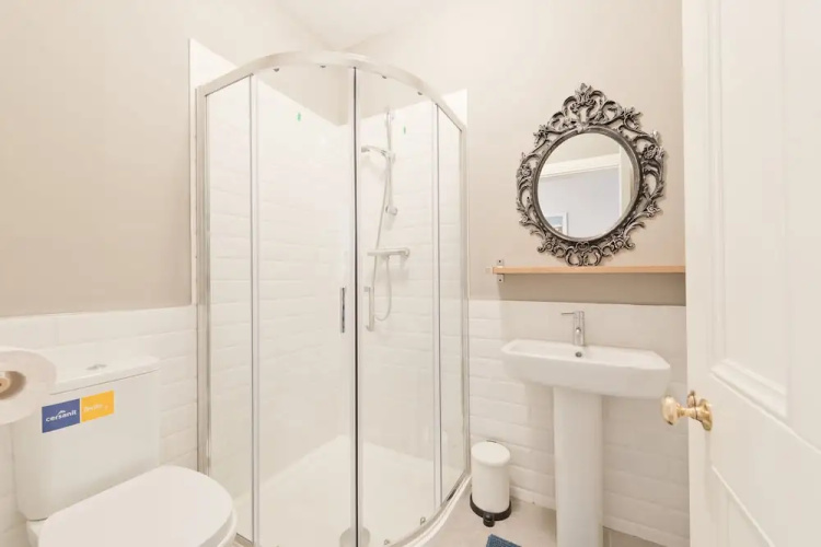 Sweet Inn - Gorgeous Howth I