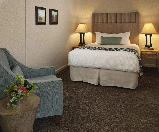 Cambria Landing Inn & Suites