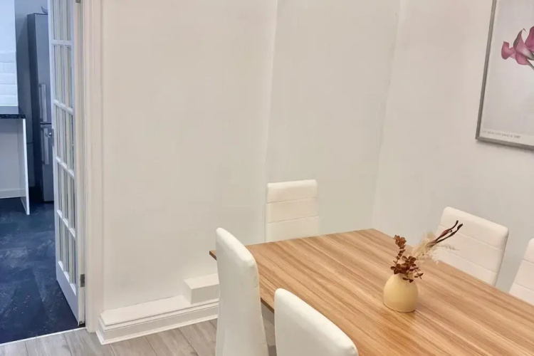 3br-sleeps6-parking-closetocity
