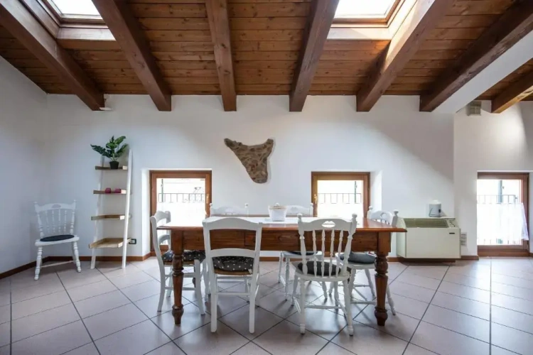 3 Bedrooms Apartment