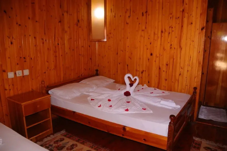 Toll Hotel