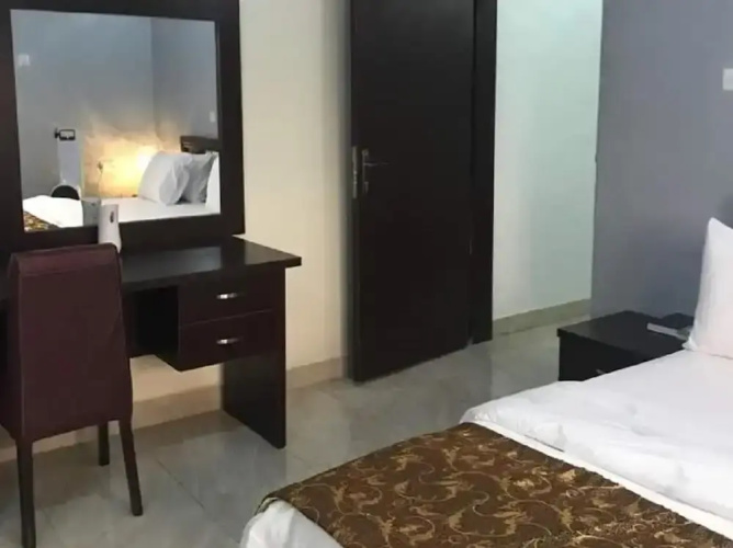 Jim-Eddy Suites