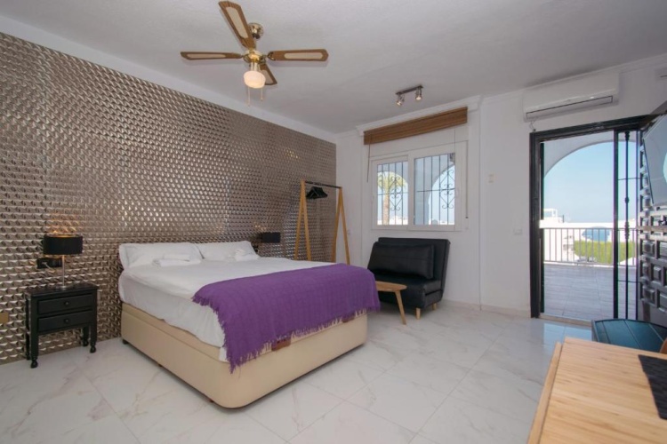 087 Design Studio - Alicante Holiday
