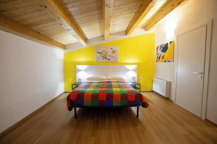 Standard Quadruple room with city view