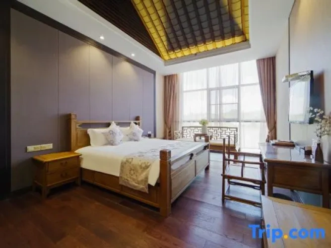 2 Bedrooms Family Suite with view