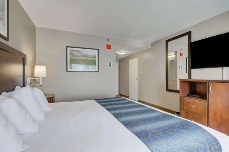 Whitefish Riverfront Hotel