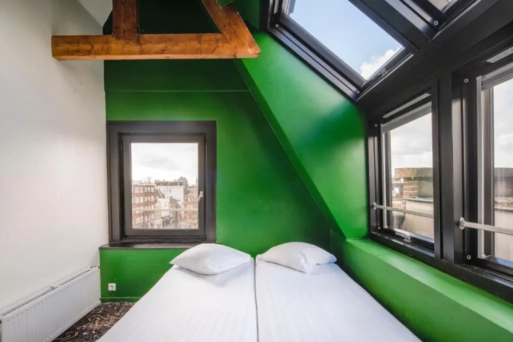 Twin room