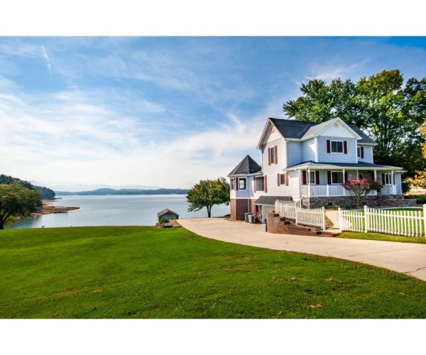 5 Bedrooms Cottage
