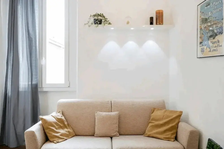 Isola View Renovated Apartment