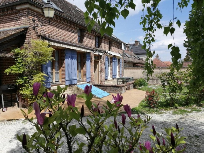 4 Bedrooms Cottage