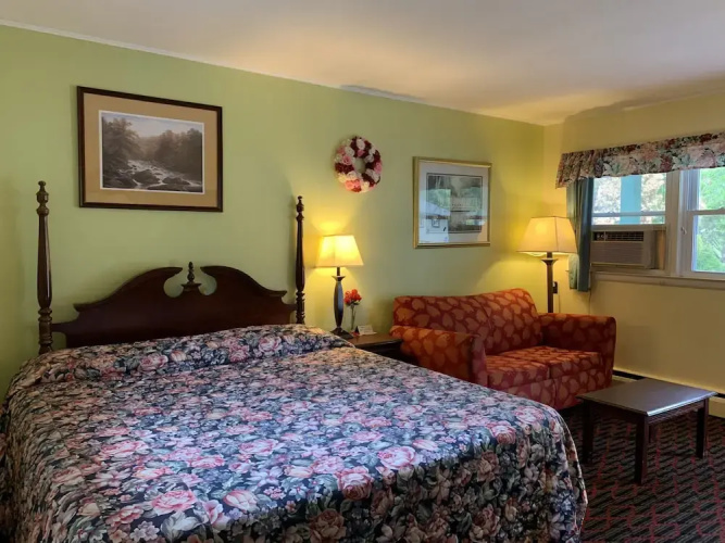 Perry's Motel & Cottages