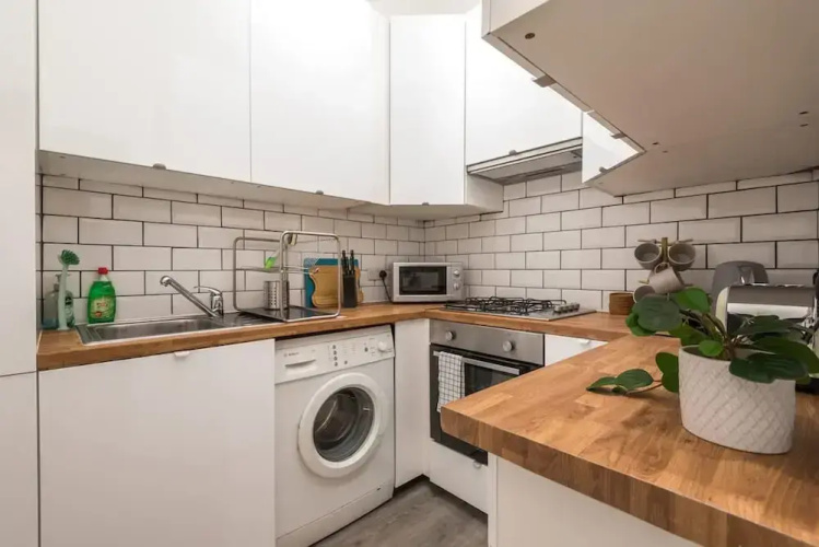 1bed-ground Fl -private Entrance