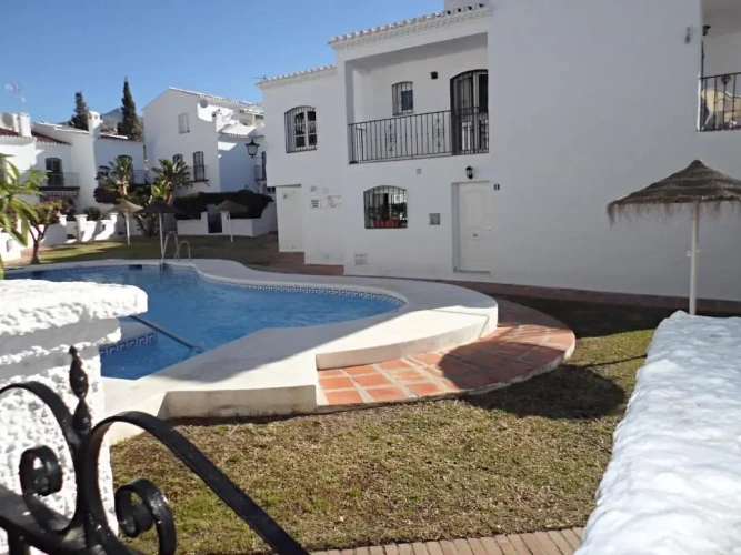 2 Bedrooms Cottage