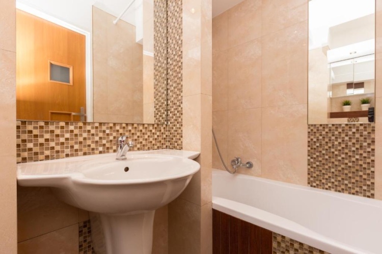 1 Bedroom Apartment with balcony and with city view