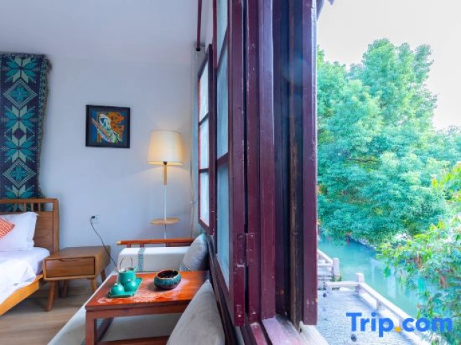 Standard Double room with river view