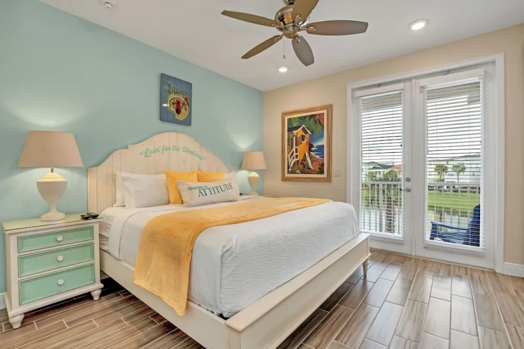 5 Bedrooms Cottage