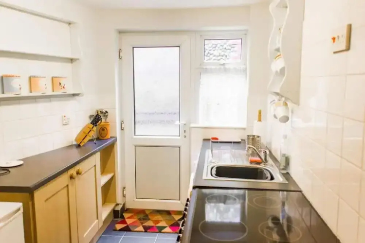 Host Stay Shoemakers Cottage