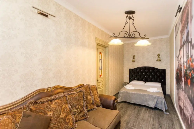 Falcon Apartments - Sapphire