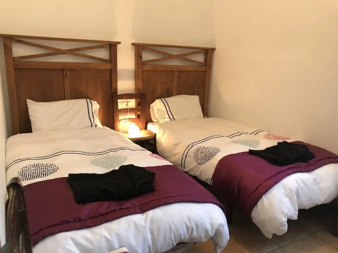 4 Bedrooms Villa