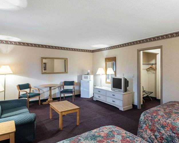 Rodeway Inn & Suites Rehoboth Beach