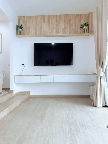 Minimalist Townhome Stay