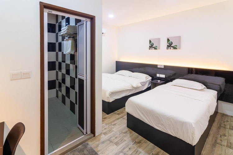 Standard Triple room