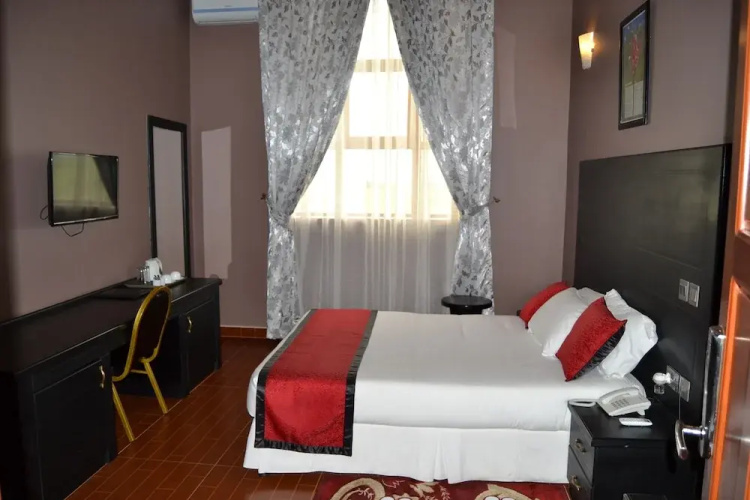 Panone Hotel Boma