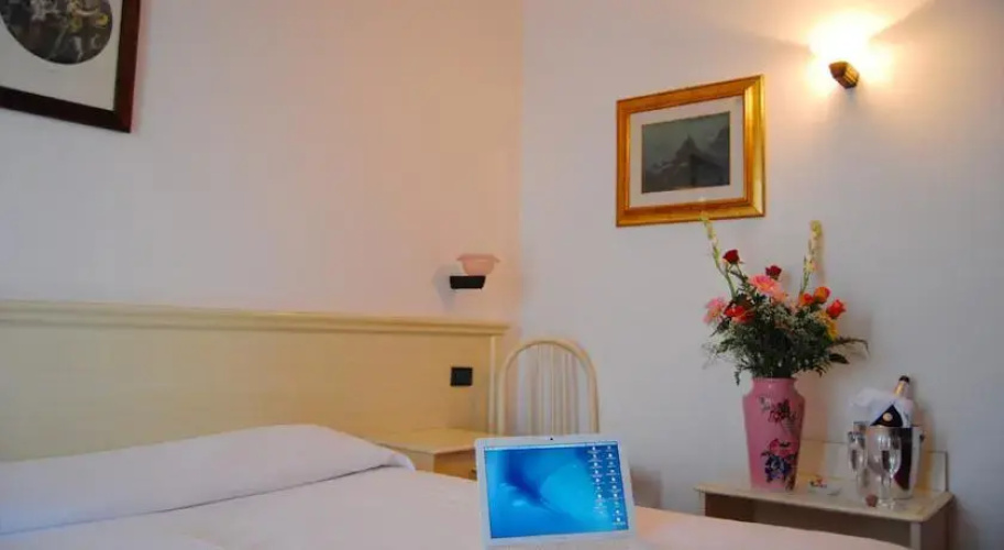Byron Laguna Inn