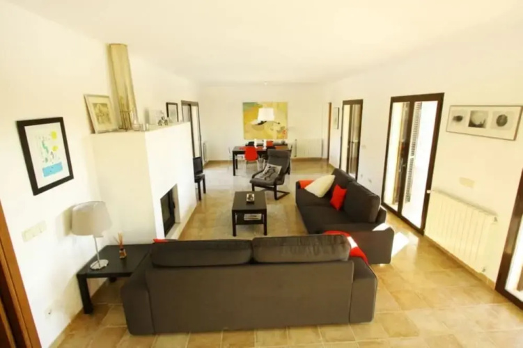 102947 - Villa in Llucmajor