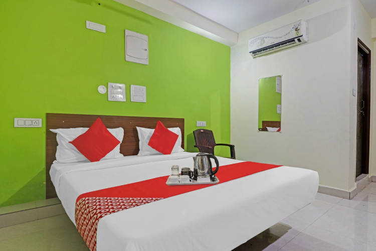 Super Hotel O Dk Reddy Square
